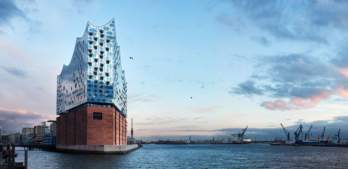 hero_references_Elbphilharmonie_hero_1440x700