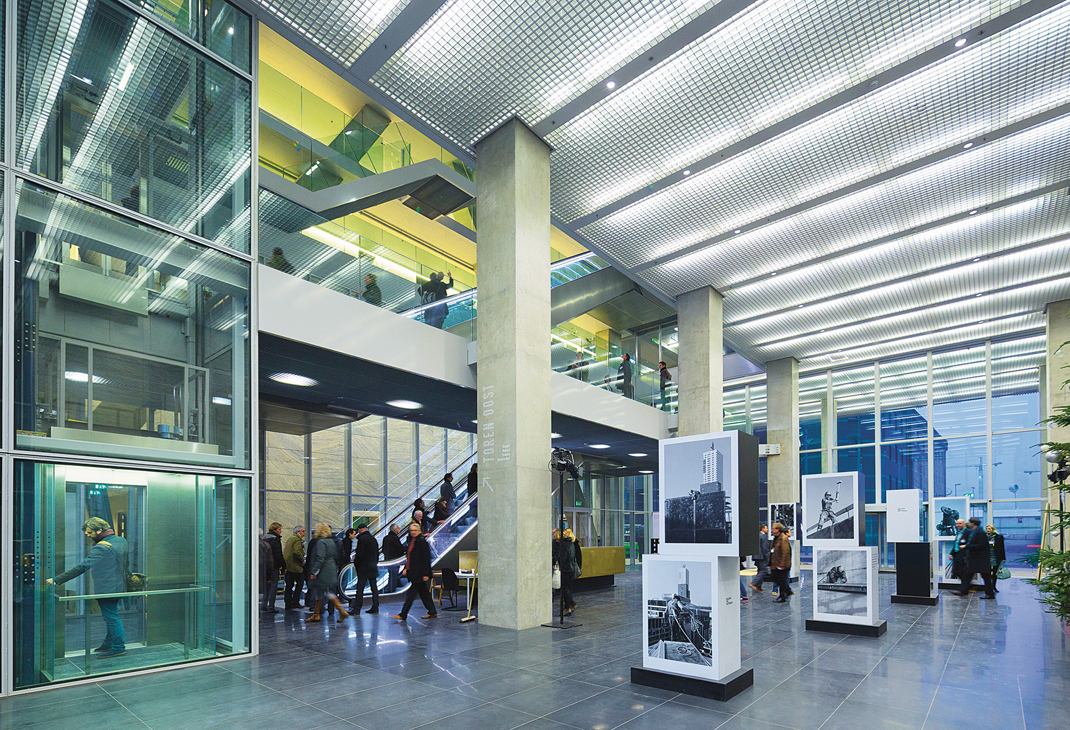 img_reference_de rotterdam lobby